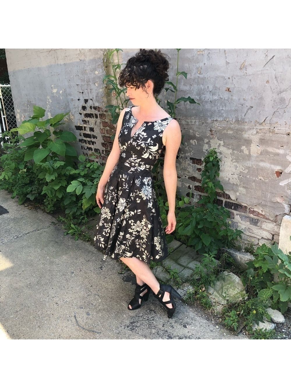 ๐
บAnne Klein Metallic Floral Dress